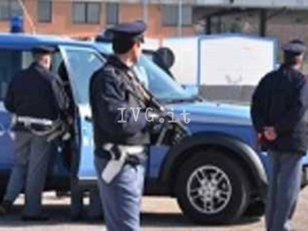 https://www.ivg.it/photogallery_new/images/2016/08/polizia-frontiera-356310.large.jpg