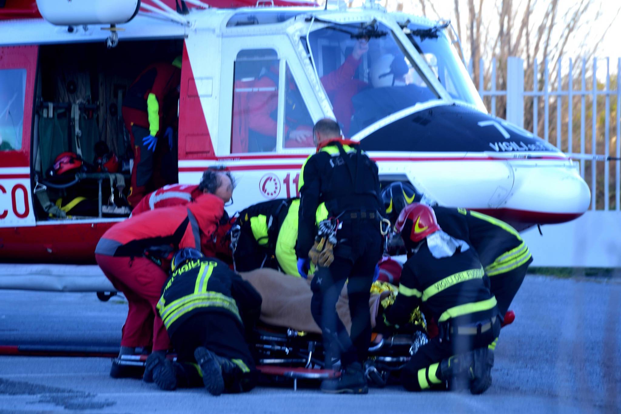 elicottero elisoccorso Drago Vvff vigili del fuoco CITARE AUTORE ROBERTO ROSSI