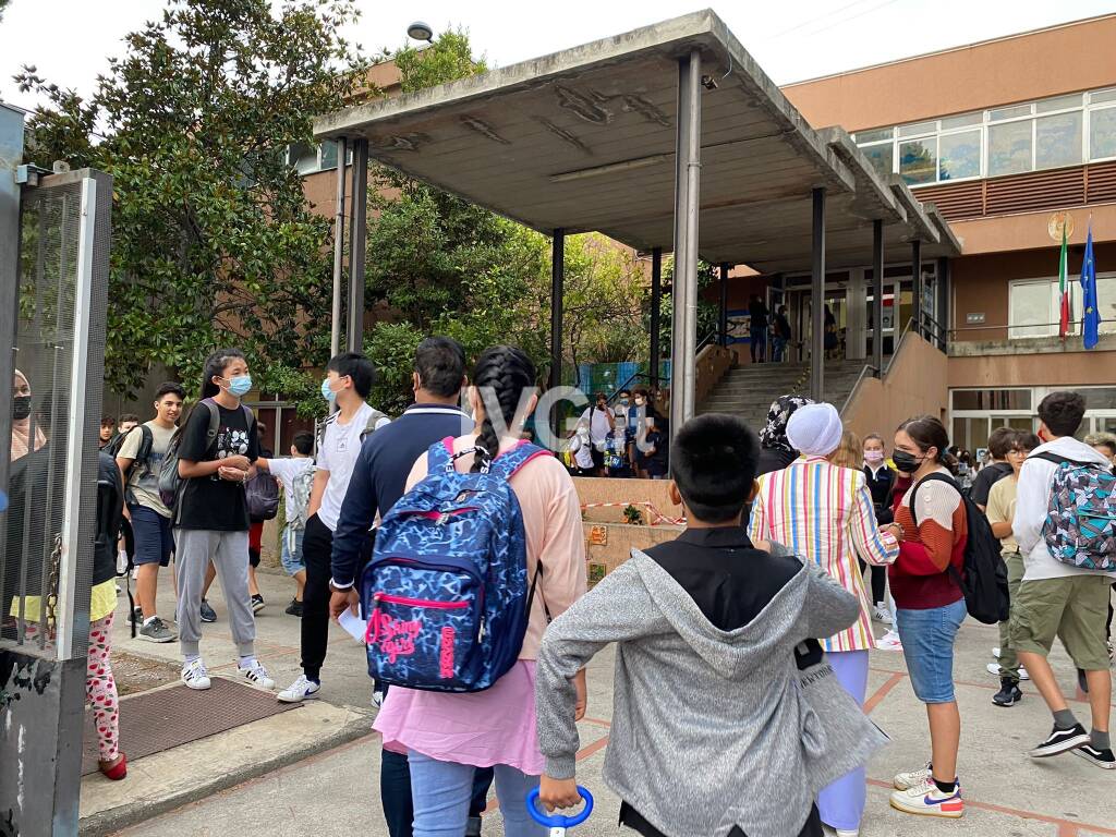 Al via il primo giorno di scuola, si torna in classe nel savonese