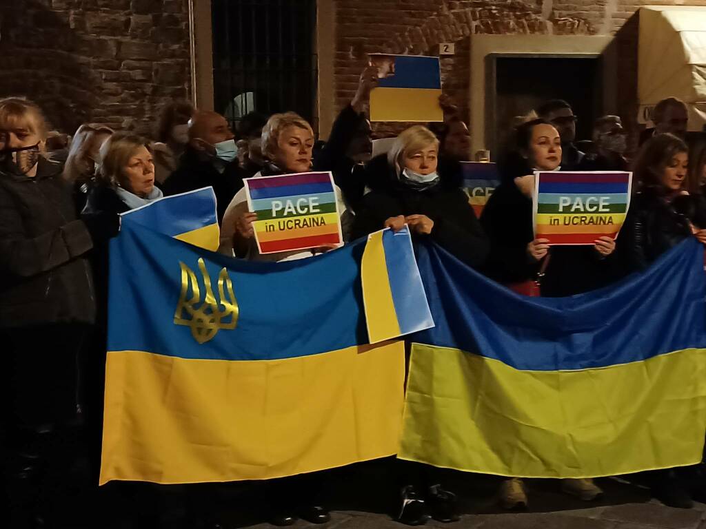 Ucraina, flash-mob in piazza ad Albenga