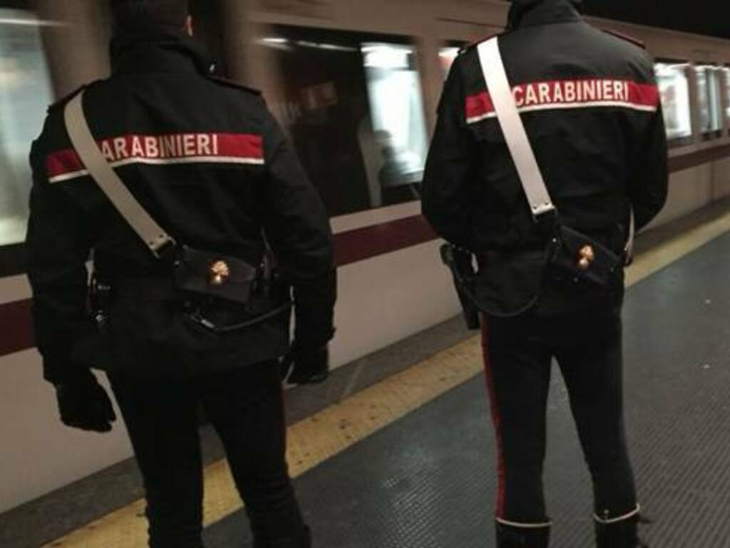 https://www.ivg.it/photogallery_new/images/2022/05/carabinieri-stazione-treno-744019.large.jpg