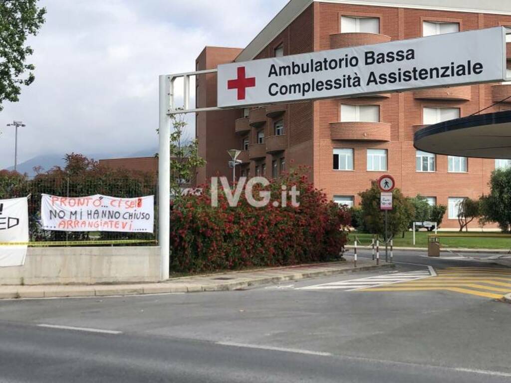 https://www.ivg.it/photogallery_new/images/2022/05/senza-pronto-soccorso-si-muore-la-protesta-abbraccia-l-ospedale-744216.large.jpg