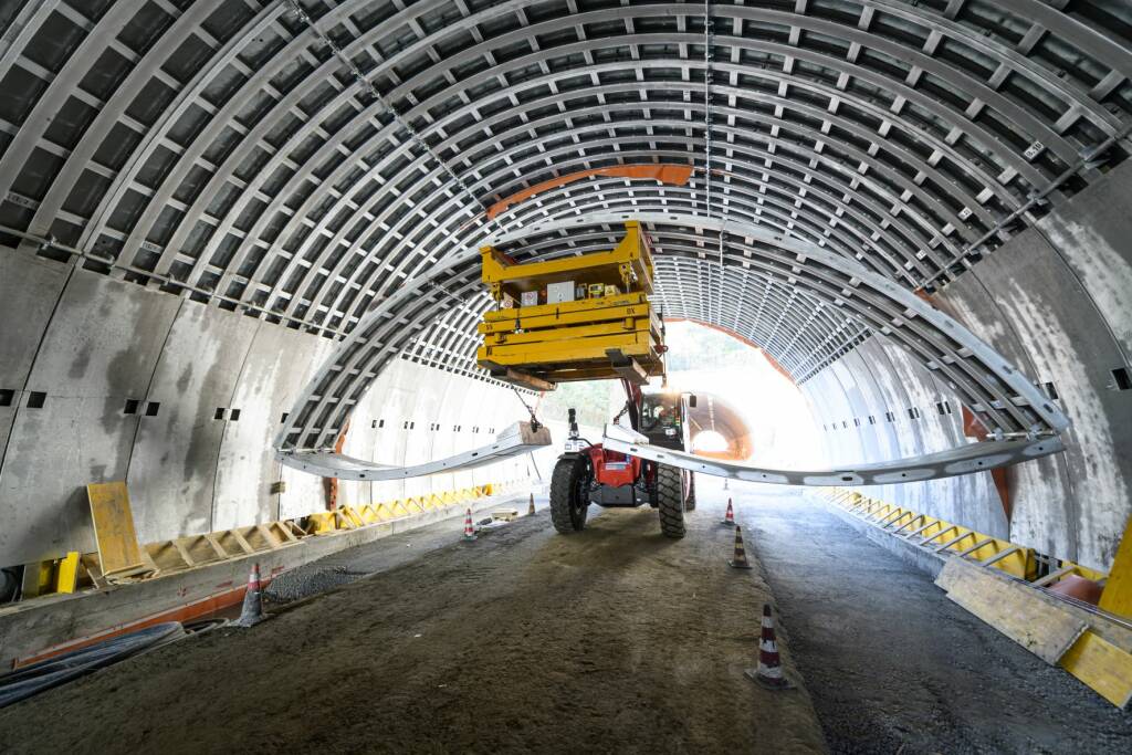 autostrade a10 galleria castello lavori