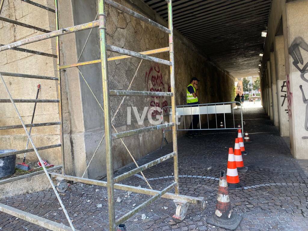 Caduta Calcinacci Dal Sottopasso Ferroviario Ad Albenga: In Corso I ...