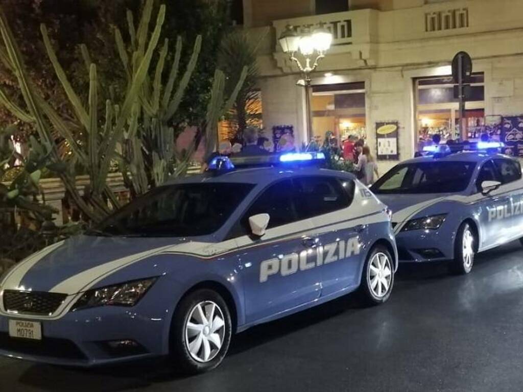 polizia di stato polizia stradale Alassio generica notte sera 