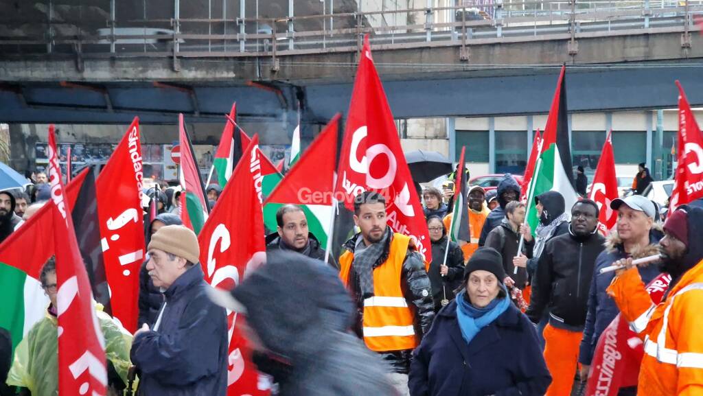 Manifestazione SiCobas contro la  guerra varchi portuali