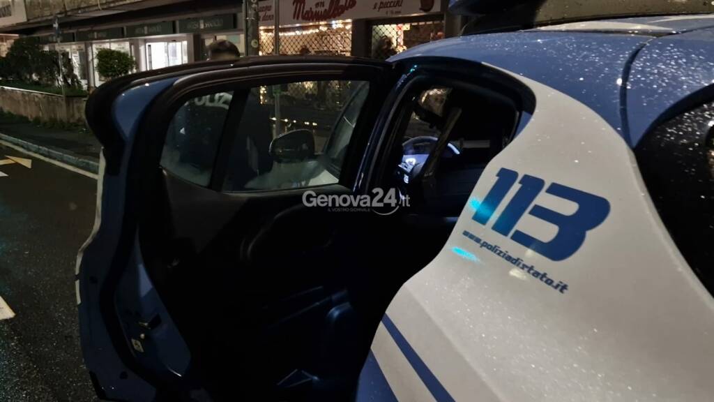 polizia auto macchina volanti notte