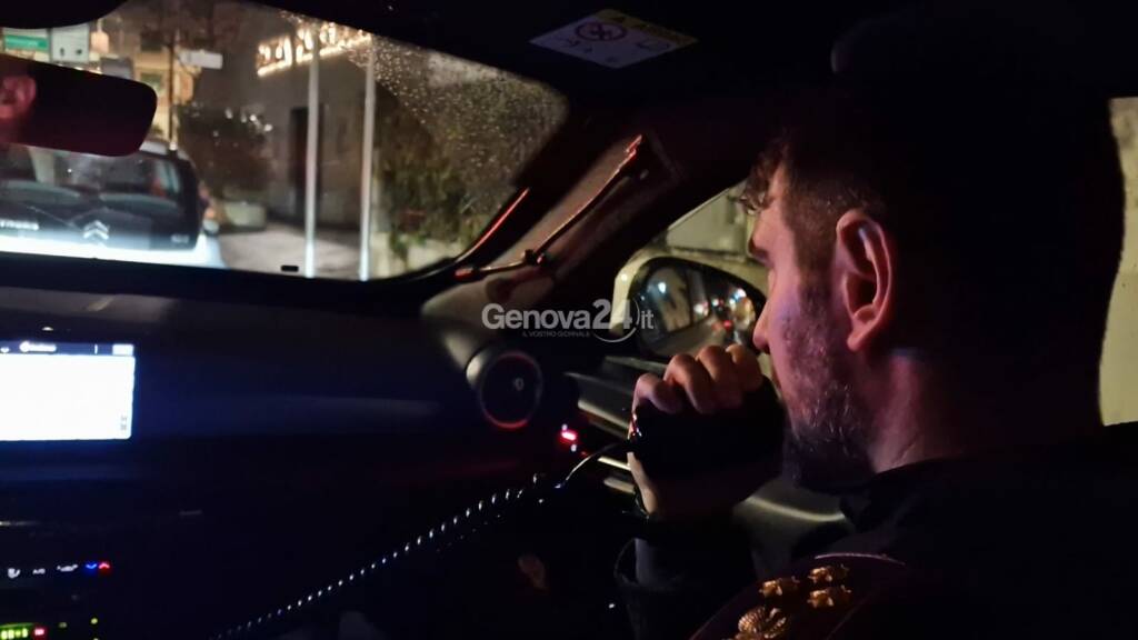 polizia auto macchina volanti notte