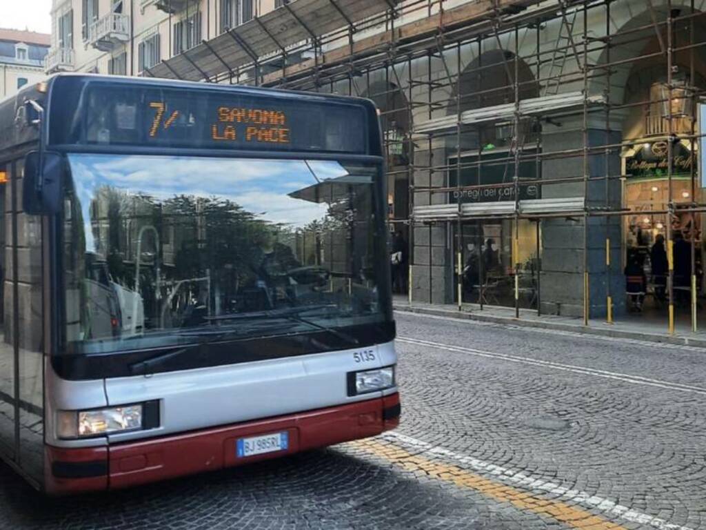 https://www.ivg.it/photogallery_new/images/2024/05/tpl-savona-bus-generica-861424.large.jpg