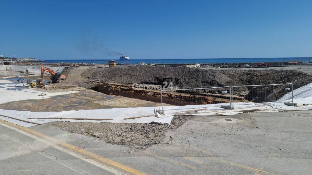 ralitto nave foce piazzale kennedy