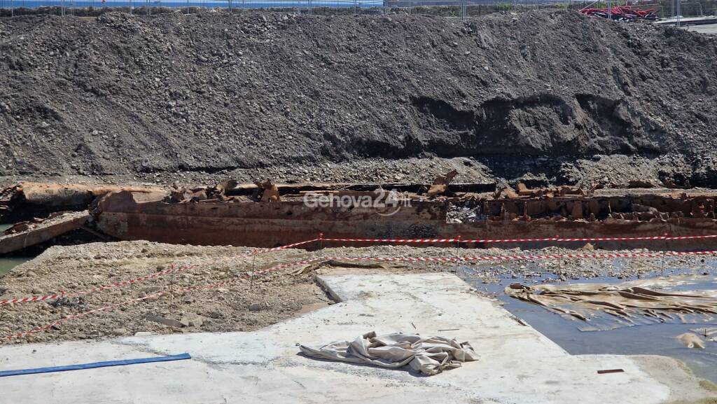 ralitto nave foce piazzale kennedy