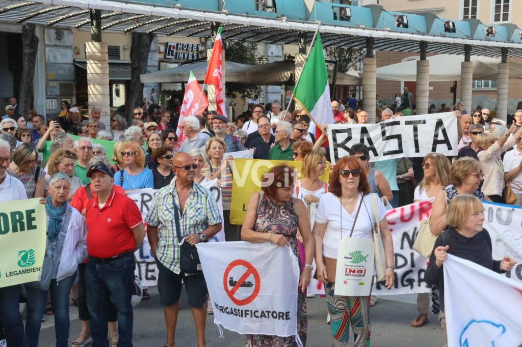 A Savona nuova manifestazione contro il rigassificatore