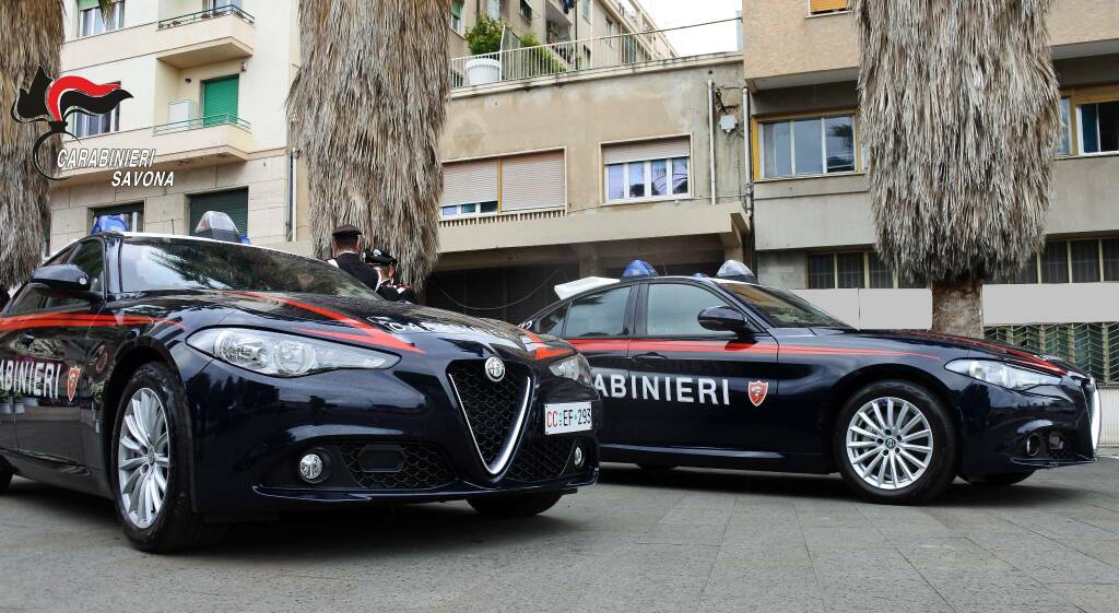 Carabinieri auto carabinieri