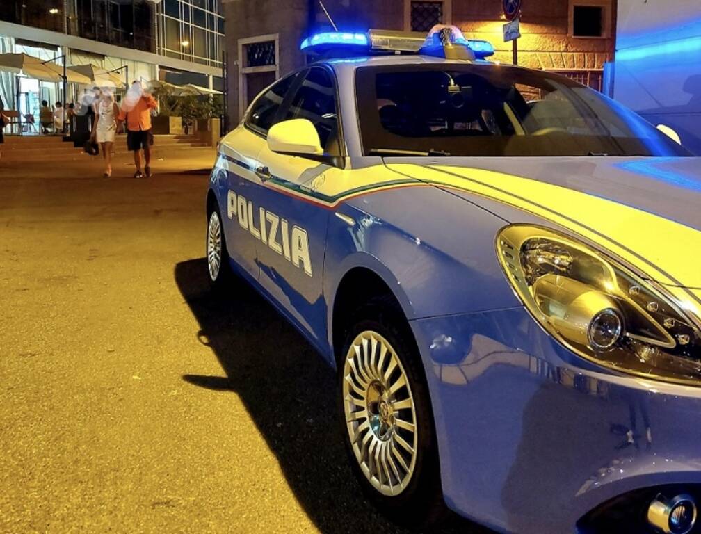 polizia volante generica notte sera 