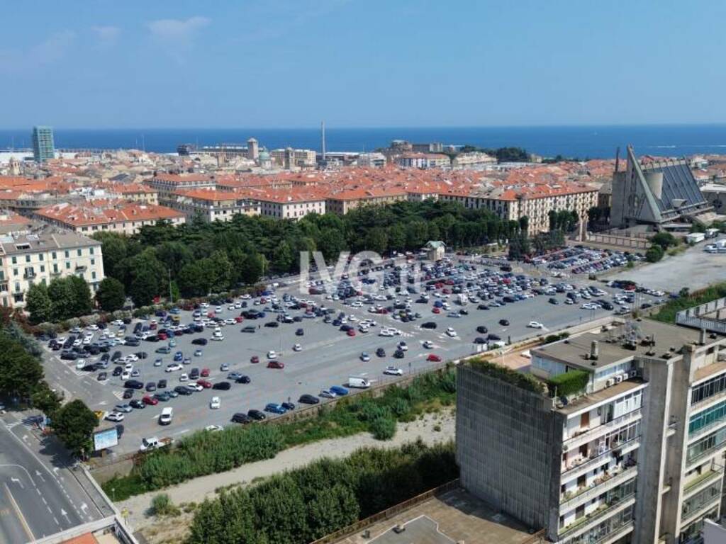 https://www.ivg.it/photogallery_new/images/2024/07/savona-vista-veduta-dall-alto-874572.large.jpg