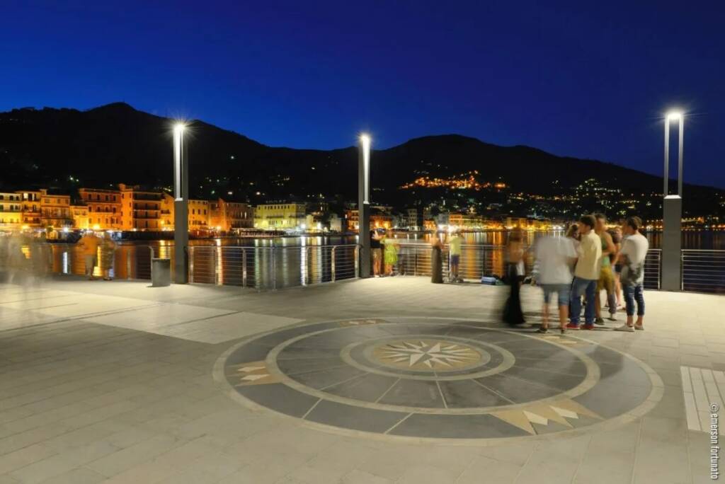 molo alassio notte