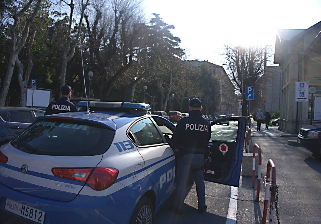 polizia stato generica