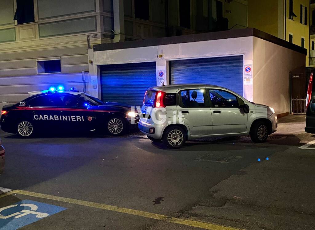 Albenga, inseguimento dei carabinieri in centro