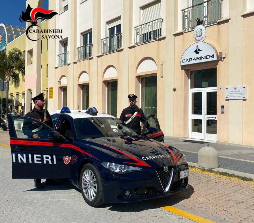 Auto carabinieri auto