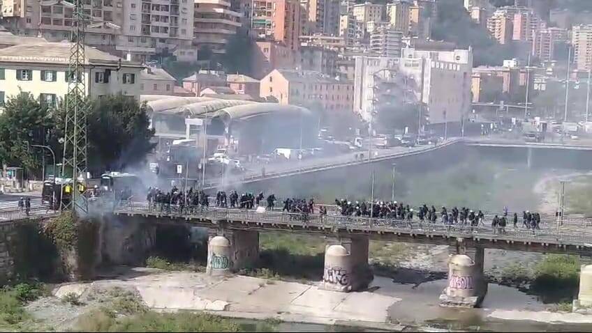 Derby ad alta tensione, scontri tra tifosi a Marassi