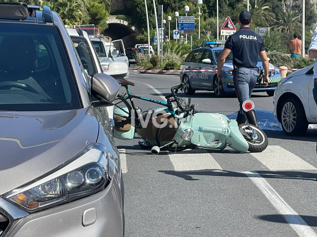 Finale, incidente mortale sulla via Aurelia