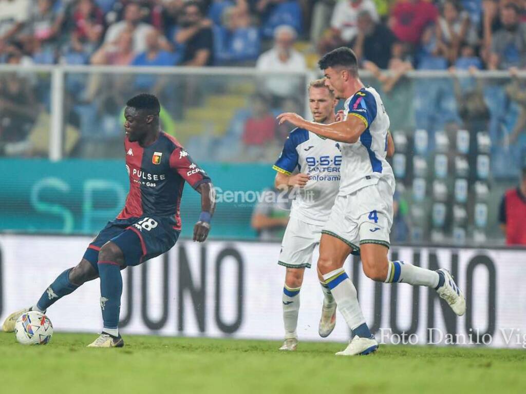 https://www.ivg.it/photogallery_new/images/2024/09/genoa-vs-hellas-verona-880035.large.jpg