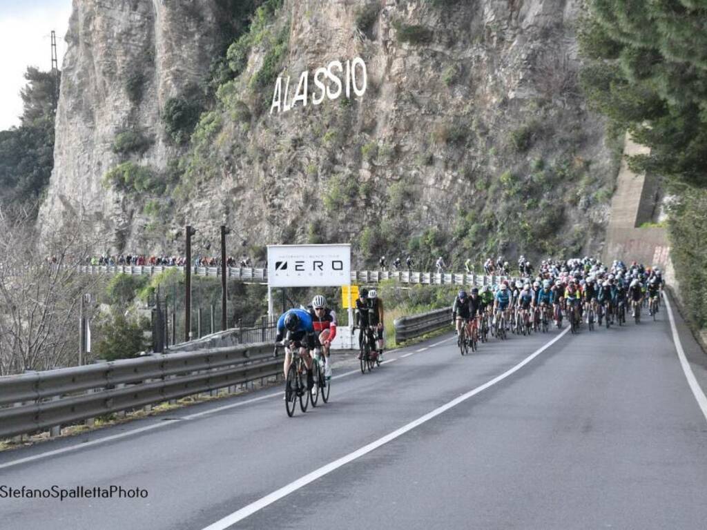 https://www.ivg.it/photogallery_new/images/2024/09/granfondo-su-strada-alassio-foto-c-stefano-spalletta-884304.large.jpg