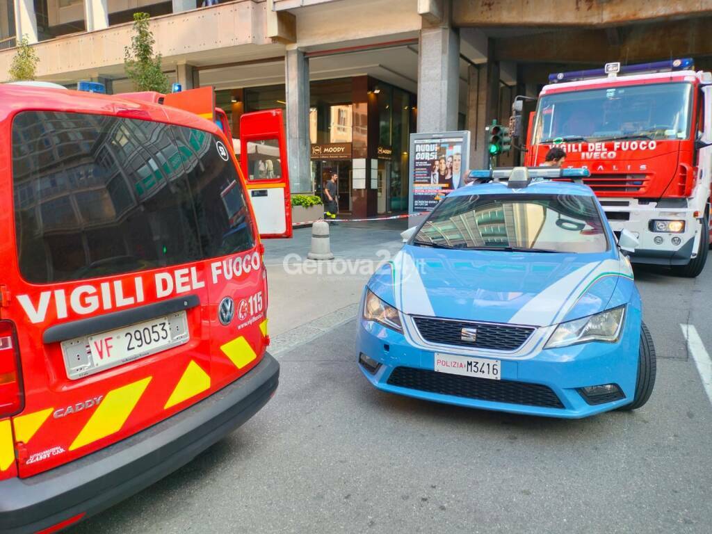 incendio via XII Ottobre