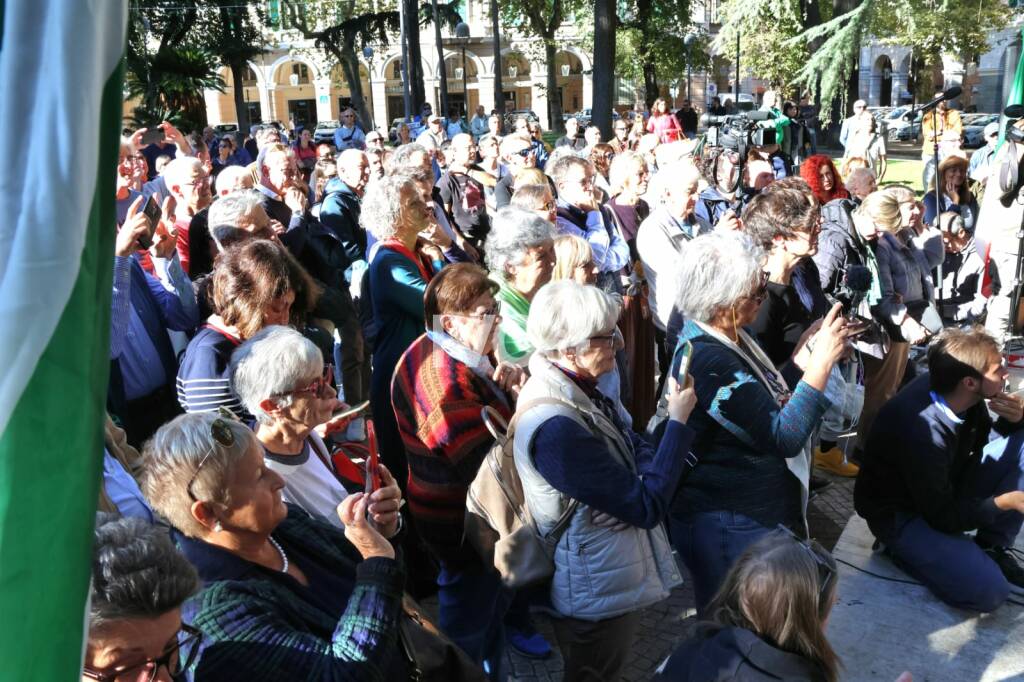 Elly Schlein comizio Savona