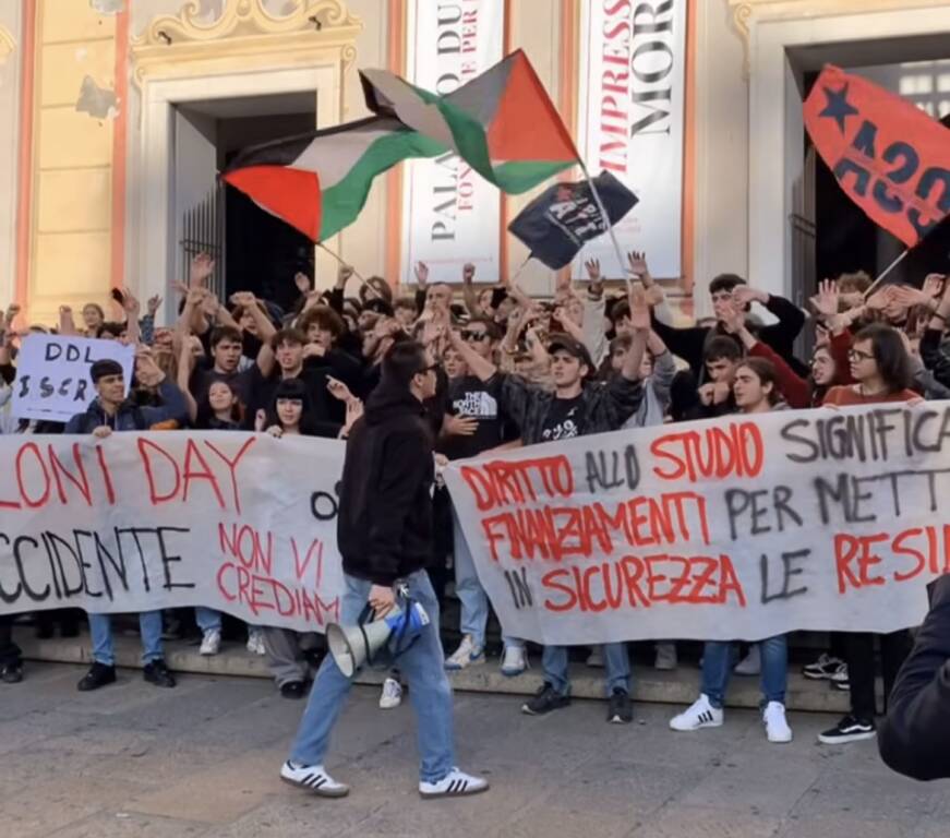 protesta studenti de ferrari