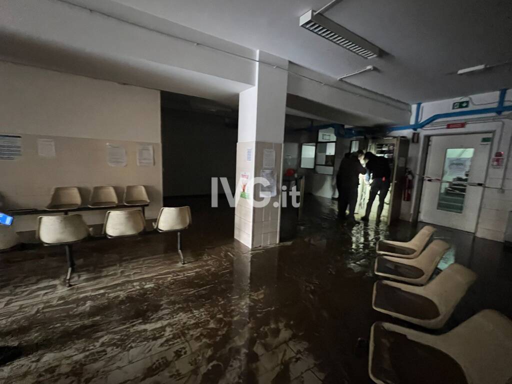 L'ospedale di Cairo invaso dall'acqua e dal fango 