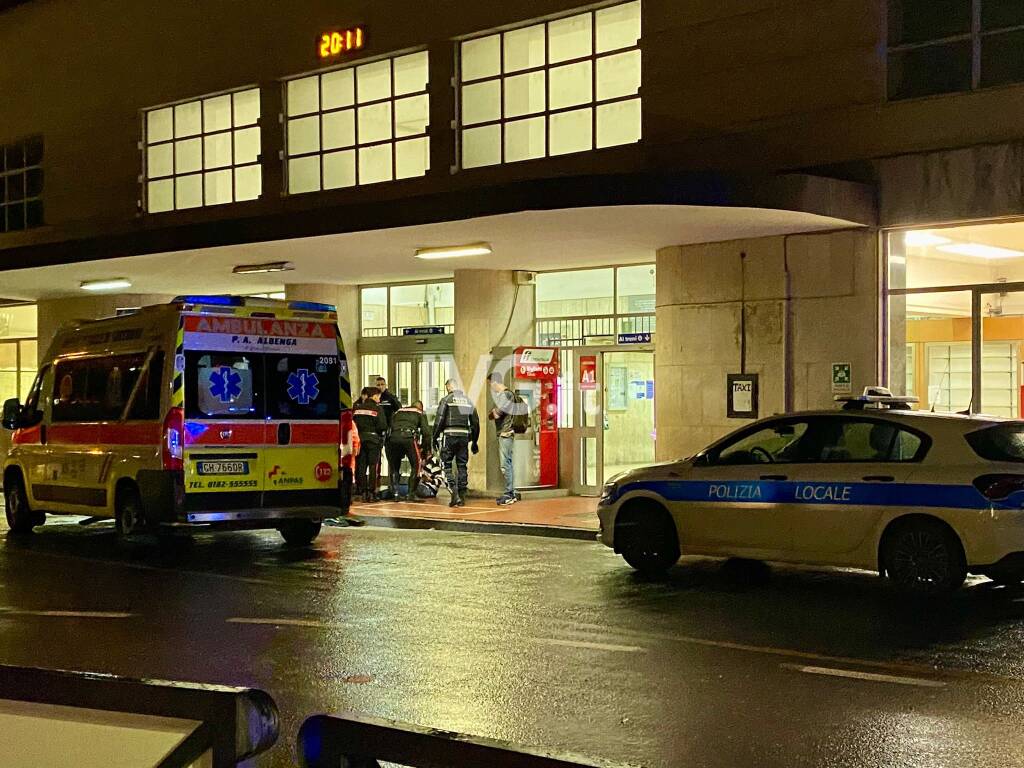 Lite ad Albenga davanti alla stazione