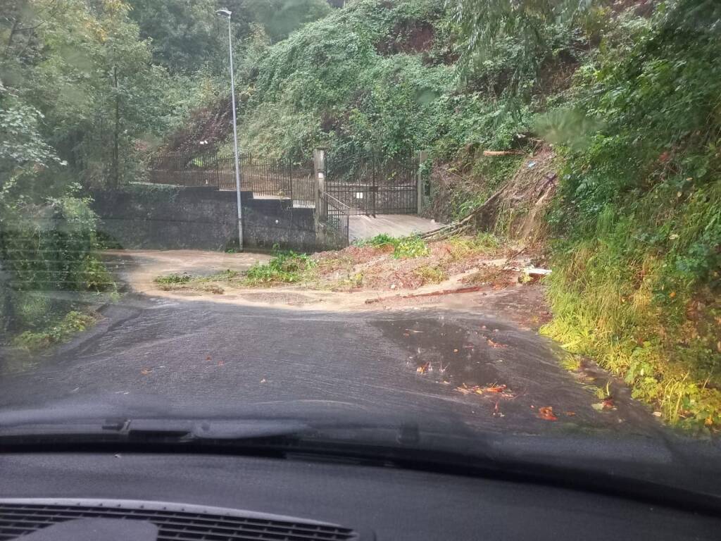 Maltempo, allagamenti a Genova durante l'allerta meteo