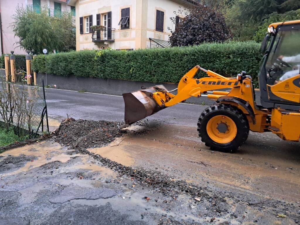 Maltempo, allagamenti a Genova durante l'allerta meteo