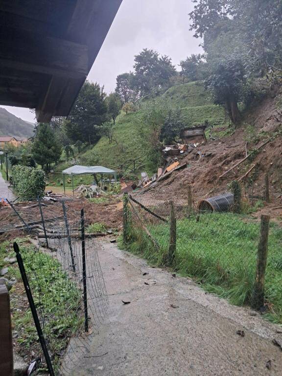 Maltempo, allagamenti a Genova durante l'allerta meteo