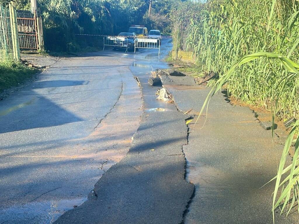 Maltempo, crollato un tratto di strada a Enesi