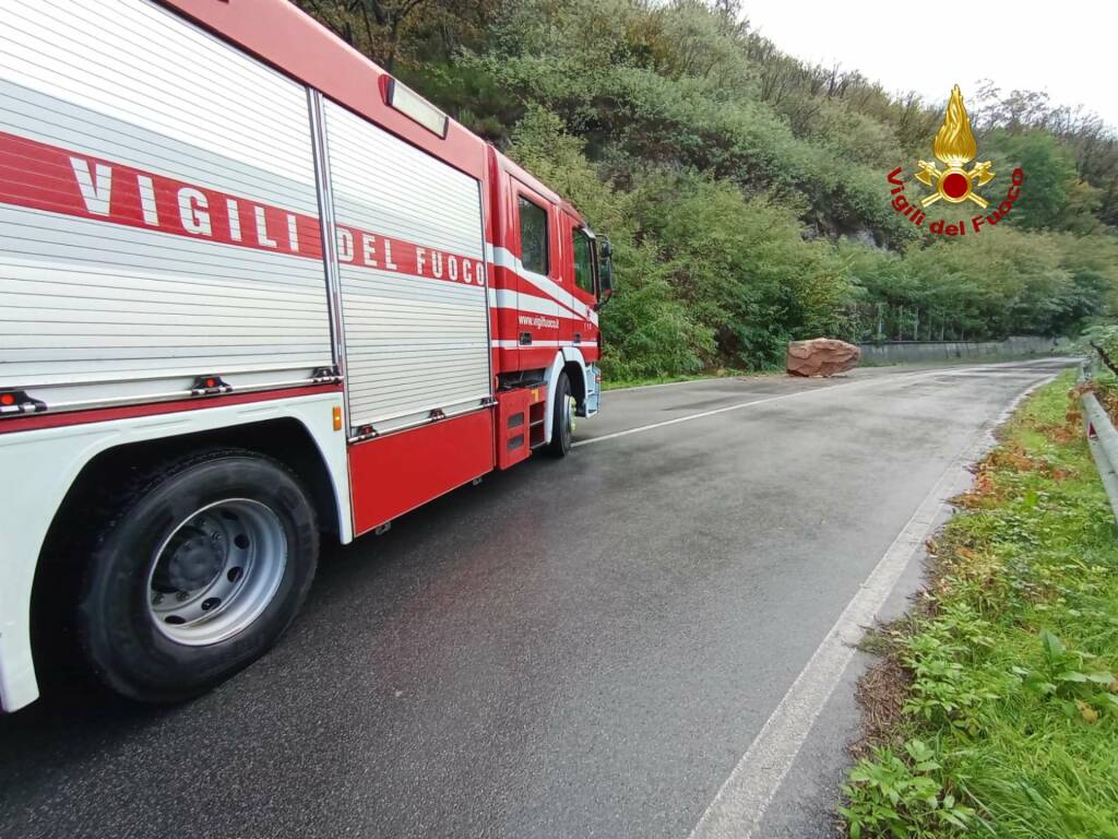 Maltempo, giorni di intenso lavoro per i vigili del fuoco di Savona