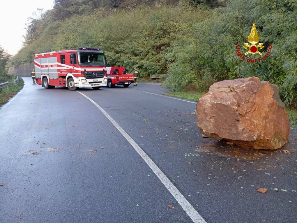 Maltempo, giorni di intenso lavoro per i vigili del fuoco di Savona