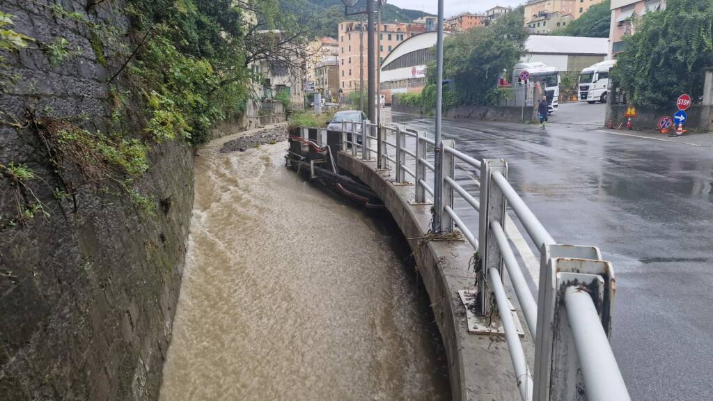 Maltempo, rio Fegino sorvegliato speciale dopo l'esondazione notturna