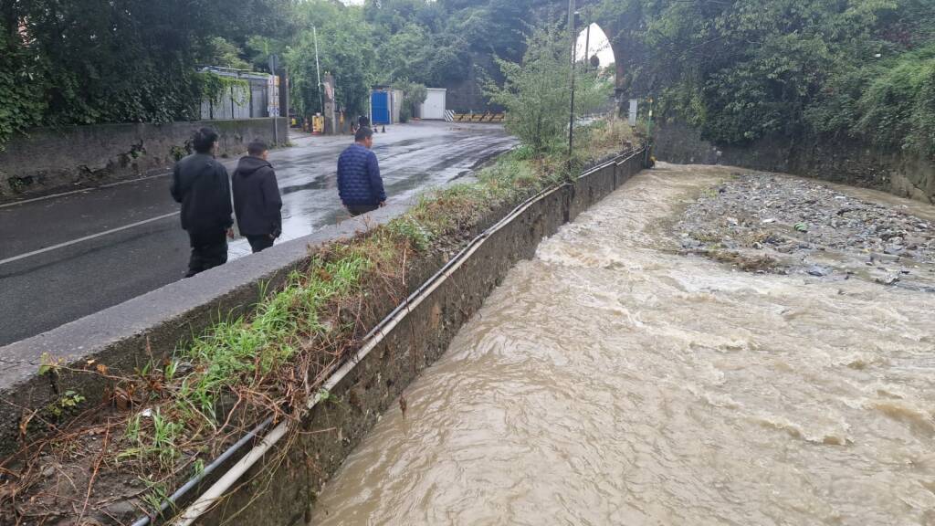 Maltempo, rio Fegino sorvegliato speciale dopo l'esondazione notturna