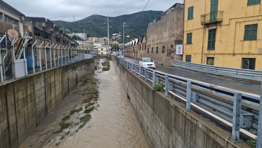 Maltempo, rio Fegino sorvegliato speciale dopo l'esondazione notturna