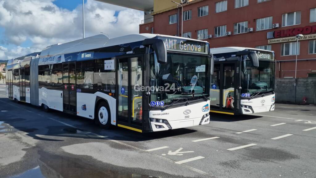 Presentati i primi filobus degli assi di forza prodotti da Solaris