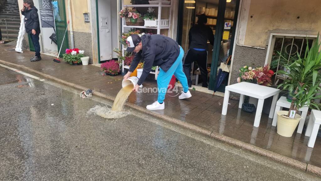 Sori allagata dalla piena del torrente