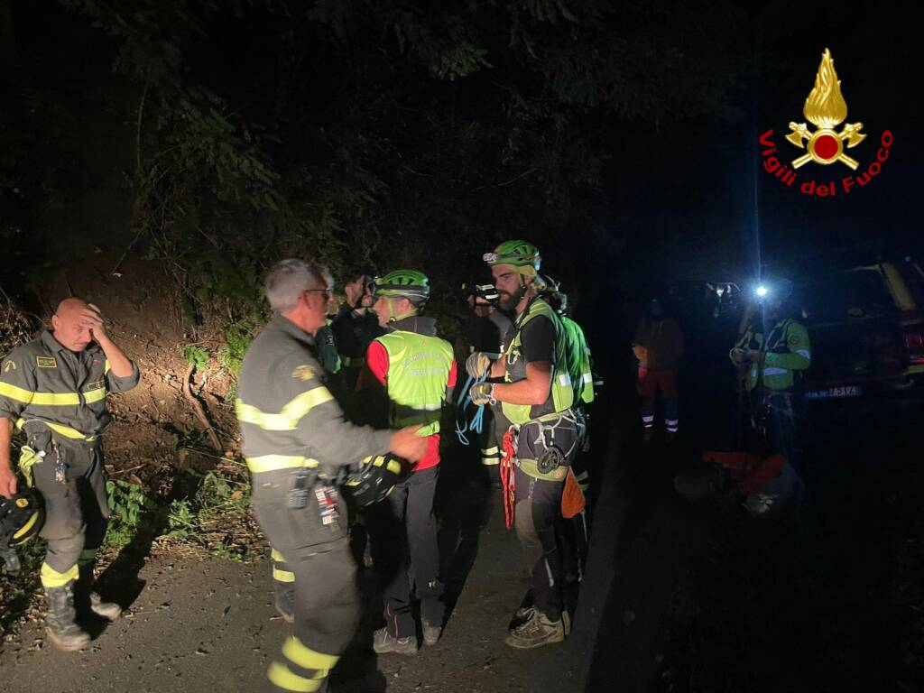 vigili del fuoco soccorso alpino notte