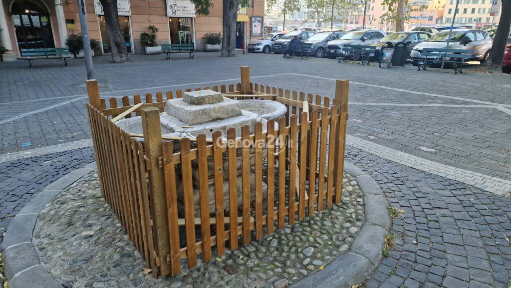 piazza manzoni palizzata fontana