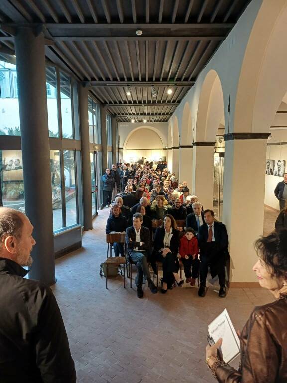 L'inaugurazione della mostra "A lati" di Marcello Campora