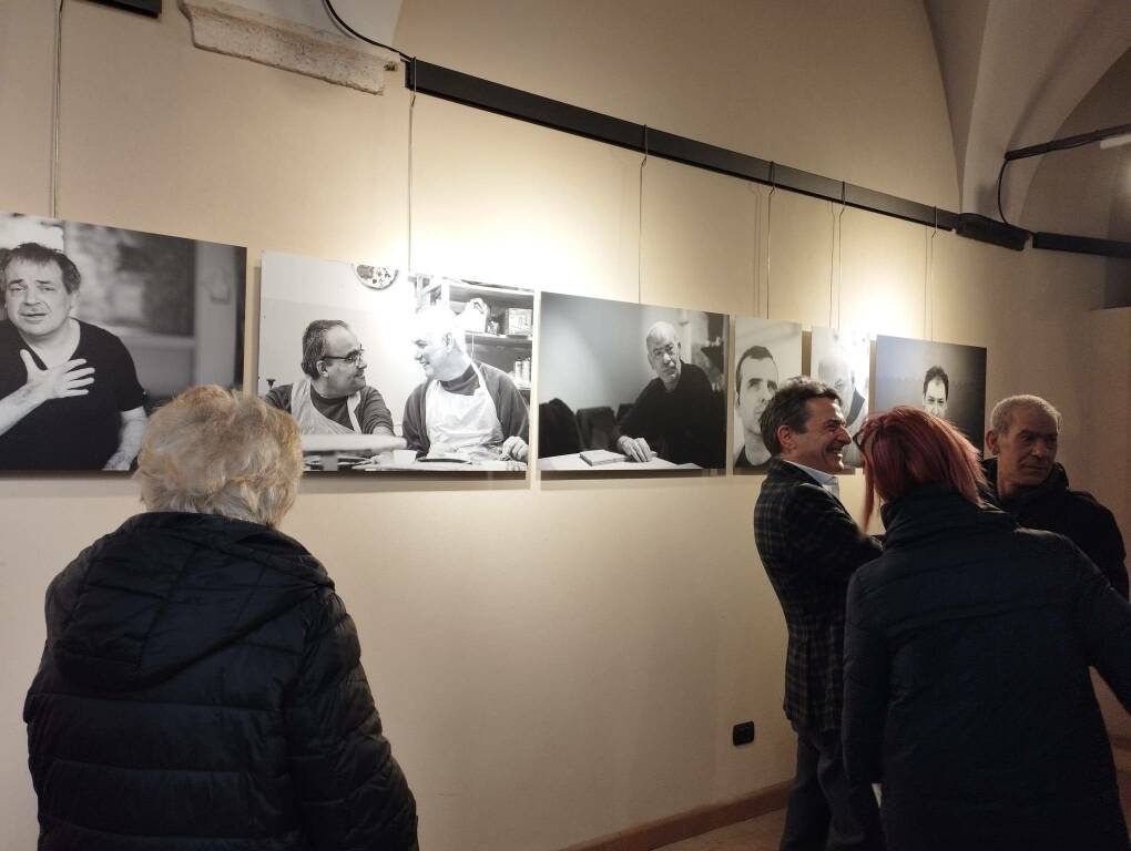 L'inaugurazione della mostra "A lati" di Marcello Campora