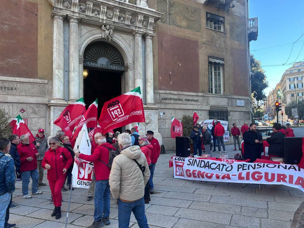 https://www.ivg.it/photogallery_new/images/2024/11/la-protesta-dei-pensionati-davanti-alla-prefettura-manifestazione-e-corteo-891940.large.jpg