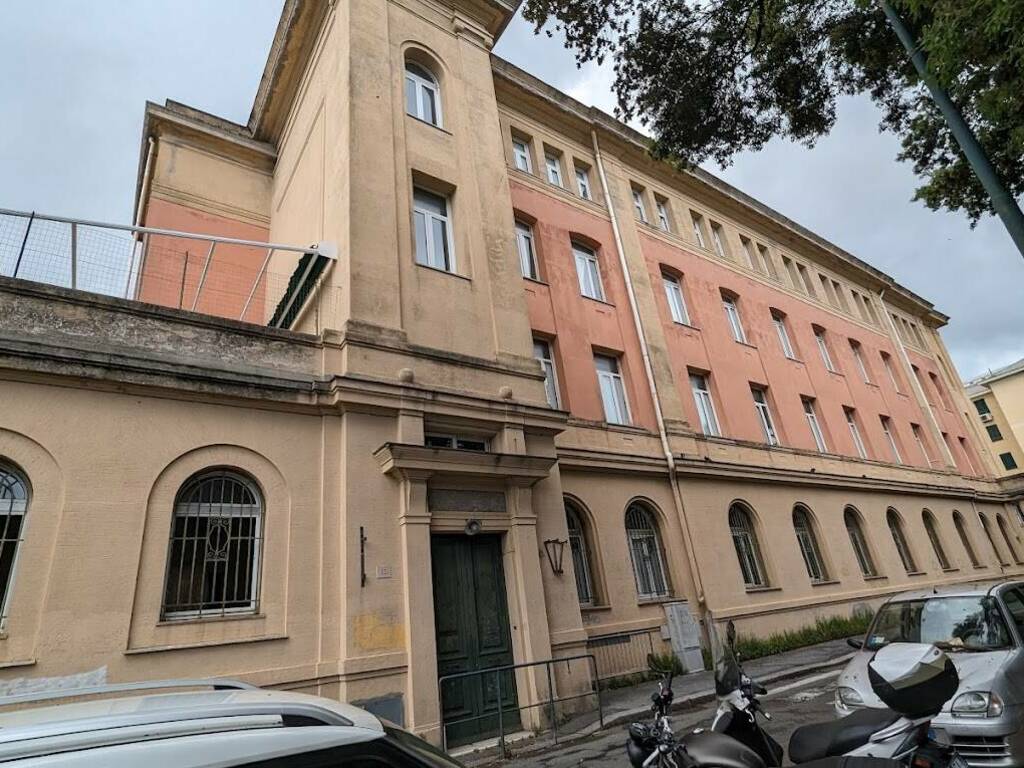 https://www.ivg.it/photogallery_new/images/2024/11/scuola-oregina-893593.large.jpg